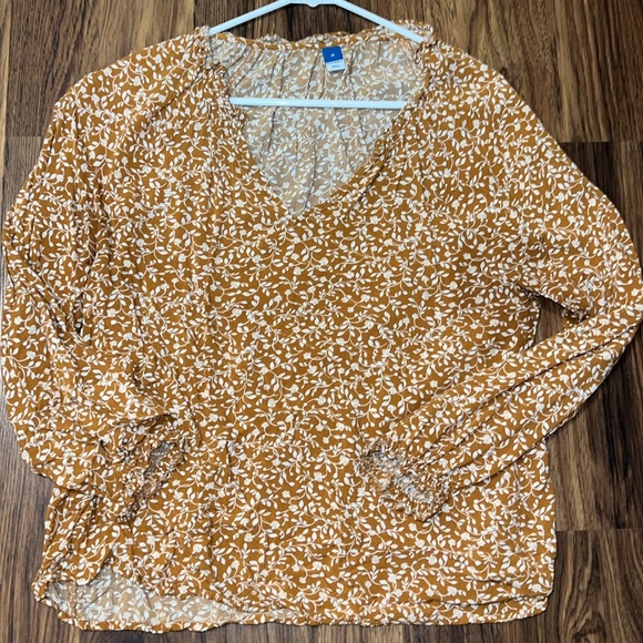 Old Navy Tops - Old Navy women’s Medium blouse